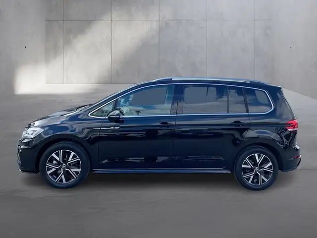 Volkswagen Touran view 2