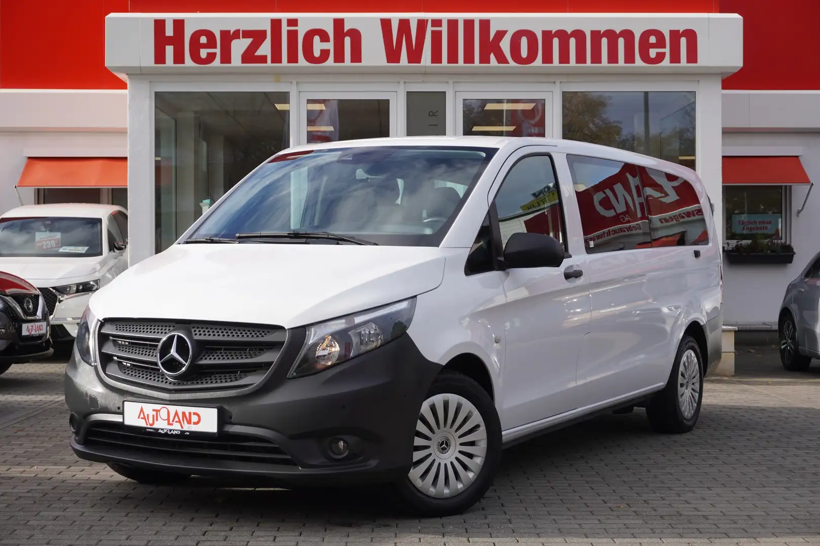 Mercedes-Benz Vito Tourer extralang 8-Sitzer Aut. Navi Sitzheizu Wit - 2