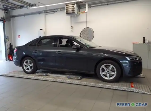 Audi A4 view 5