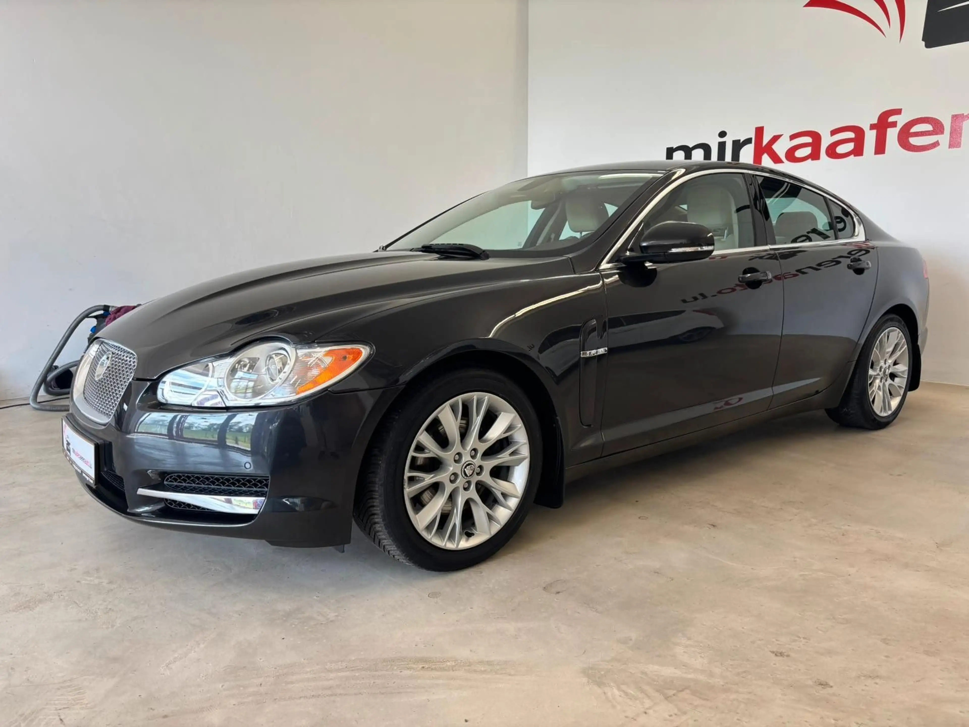 Jaguar XF 3.0 V6 Diesel Premium Luxury — photo 3