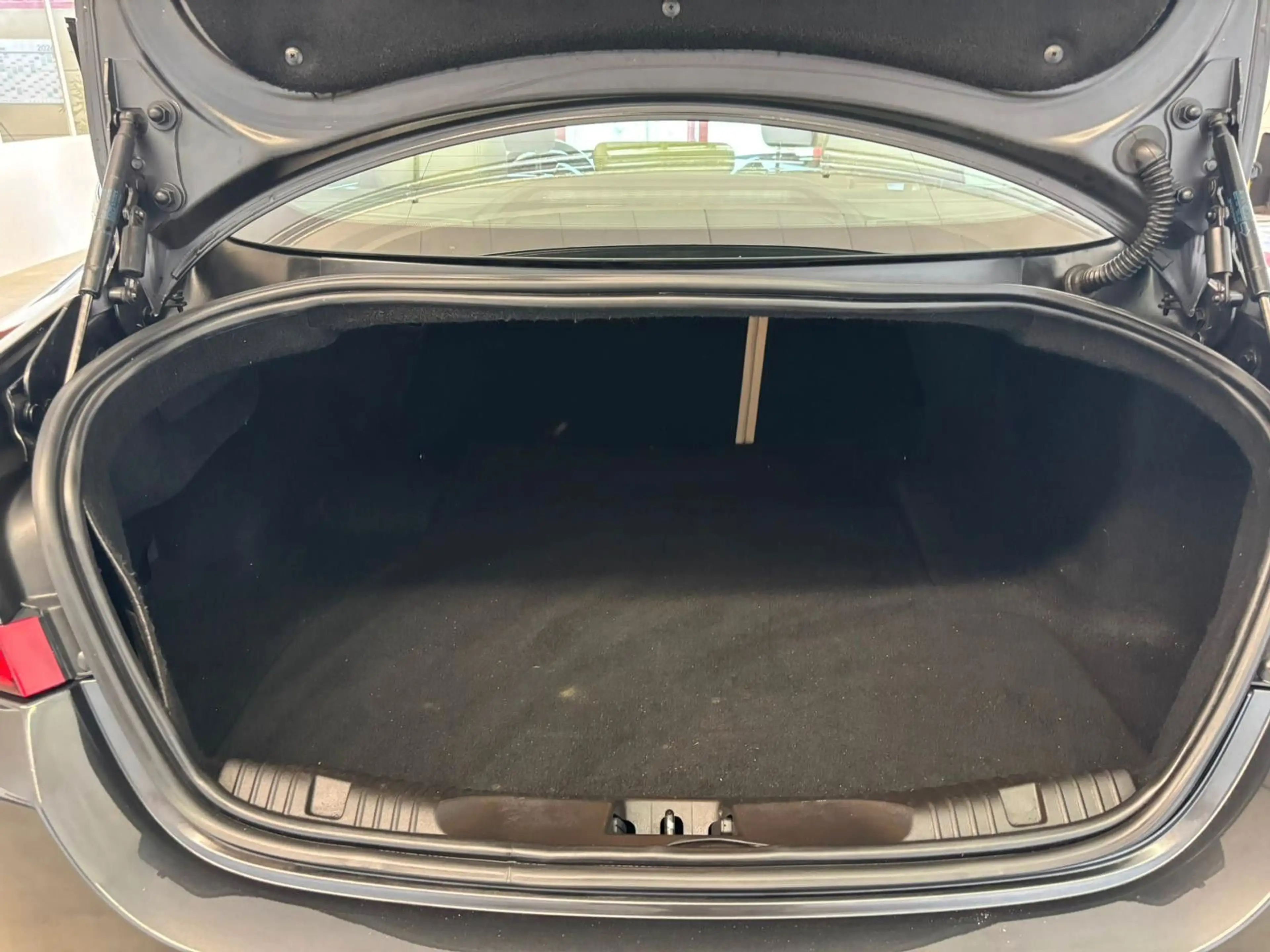 Jaguar XF 3.0 V6 Diesel Premium Luxury — photo 12