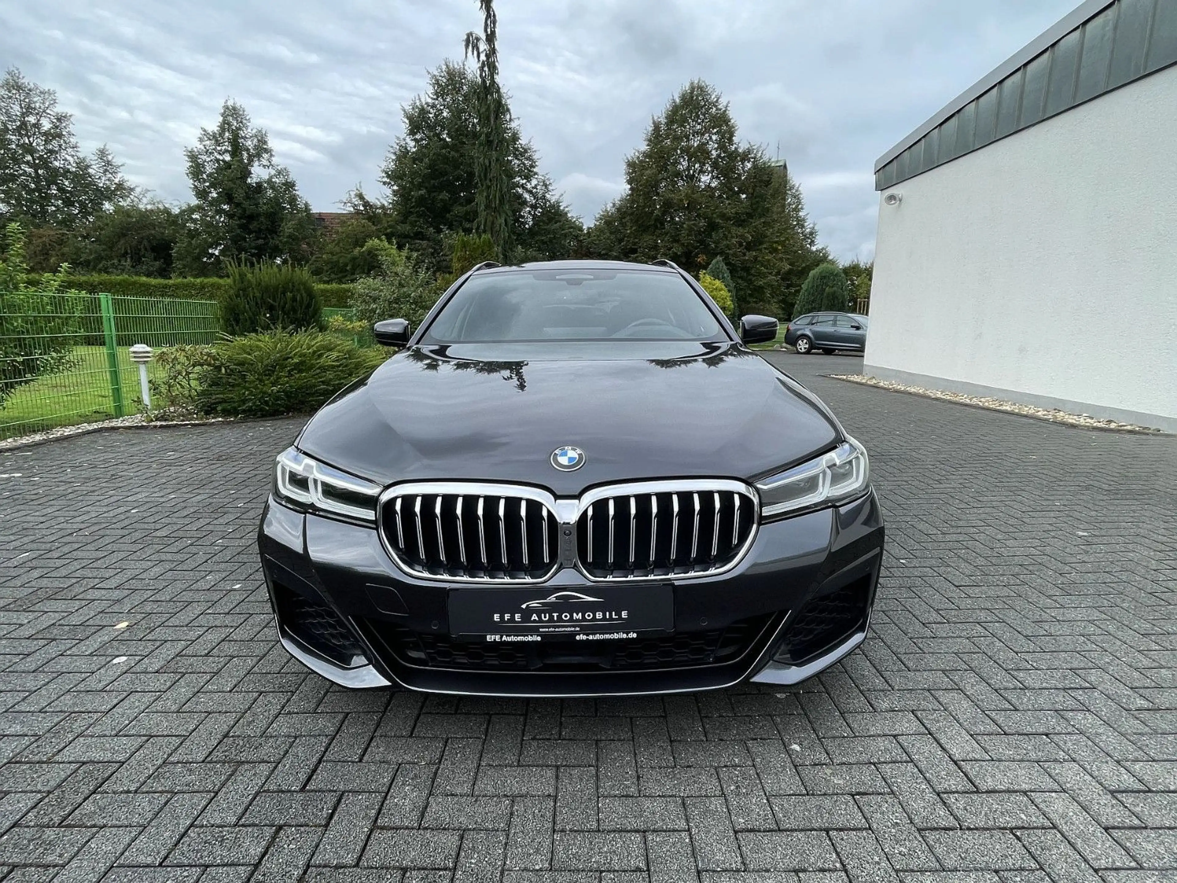 BMW 520 xdA M Sport KOMFS*SITZBLFT*PANO*AHK*LASER*HUD — photo 3