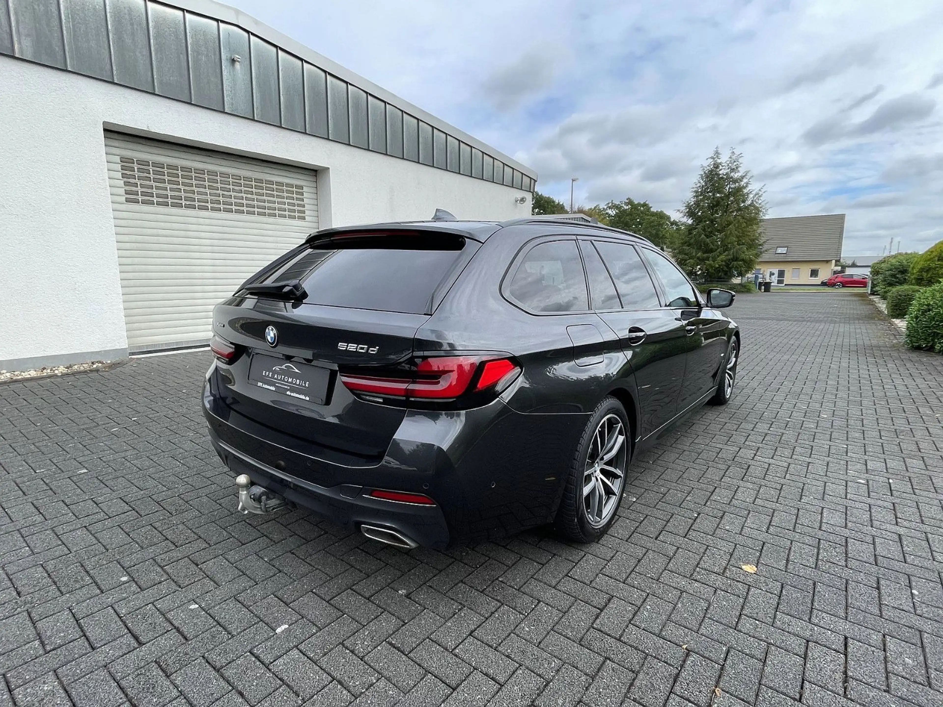 BMW 520 xdA M Sport KOMFS*SITZBLFT*PANO*AHK*LASER*HUD — photo 4