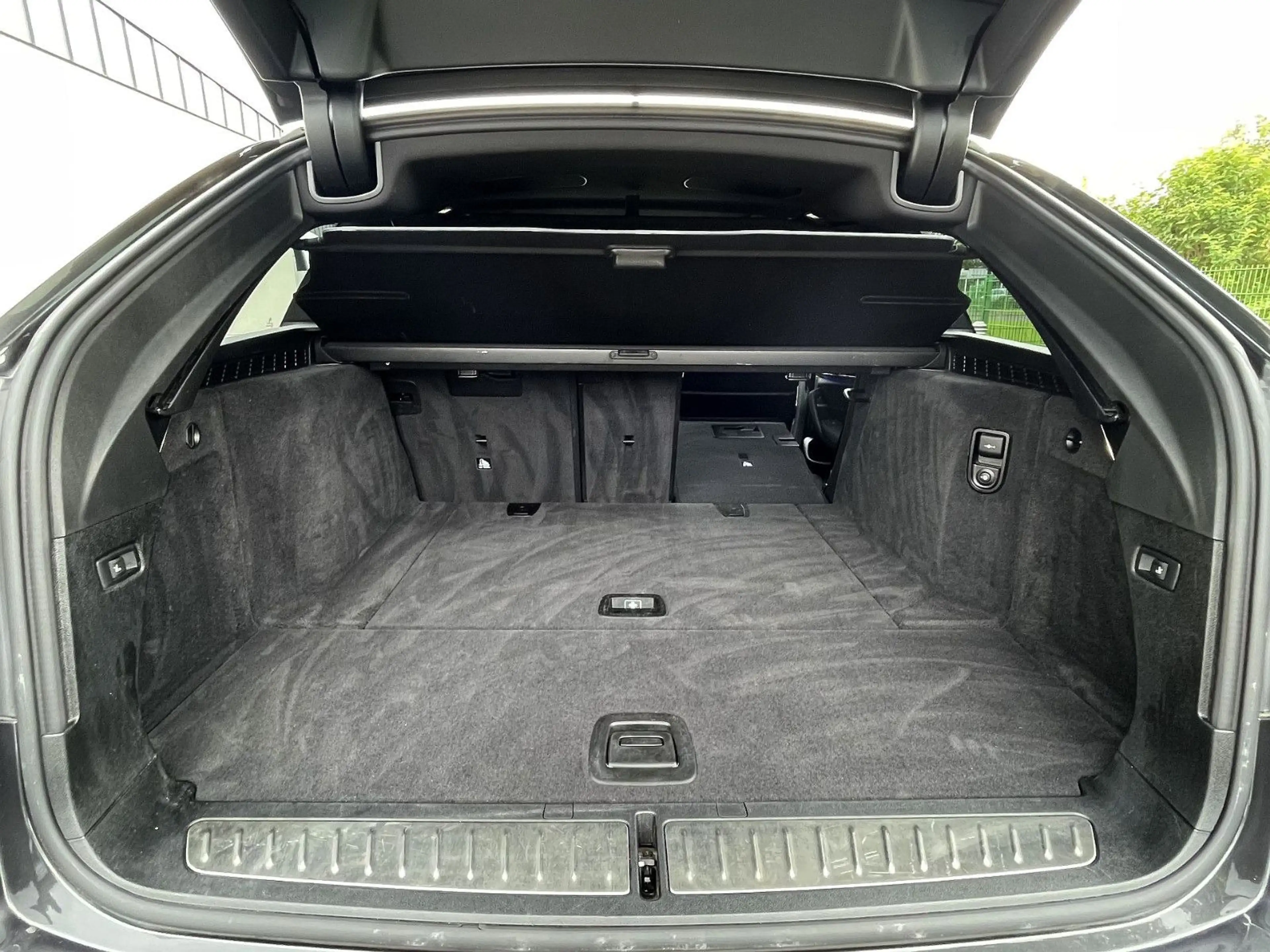 BMW 520 xdA M Sport KOMFS*SITZBLFT*PANO*AHK*LASER*HUD — photo 10
