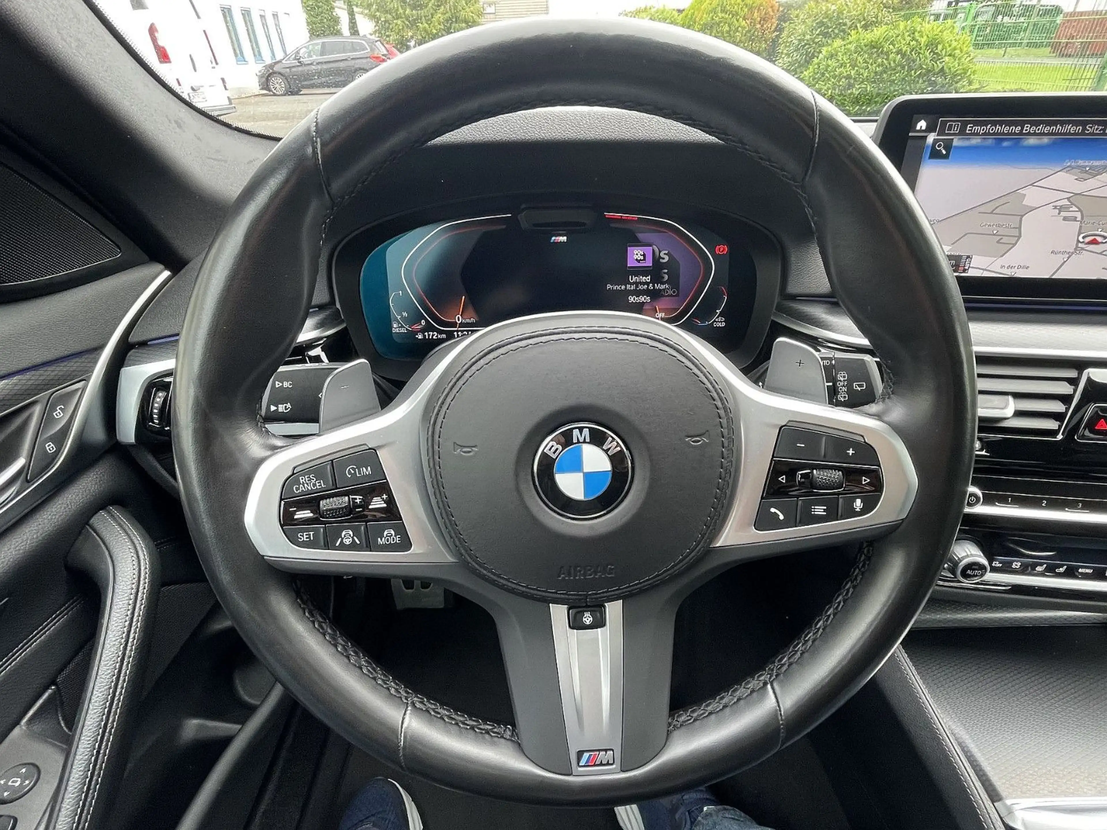 BMW 520 xdA M Sport KOMFS*SITZBLFT*PANO*AHK*LASER*HUD — photo 15