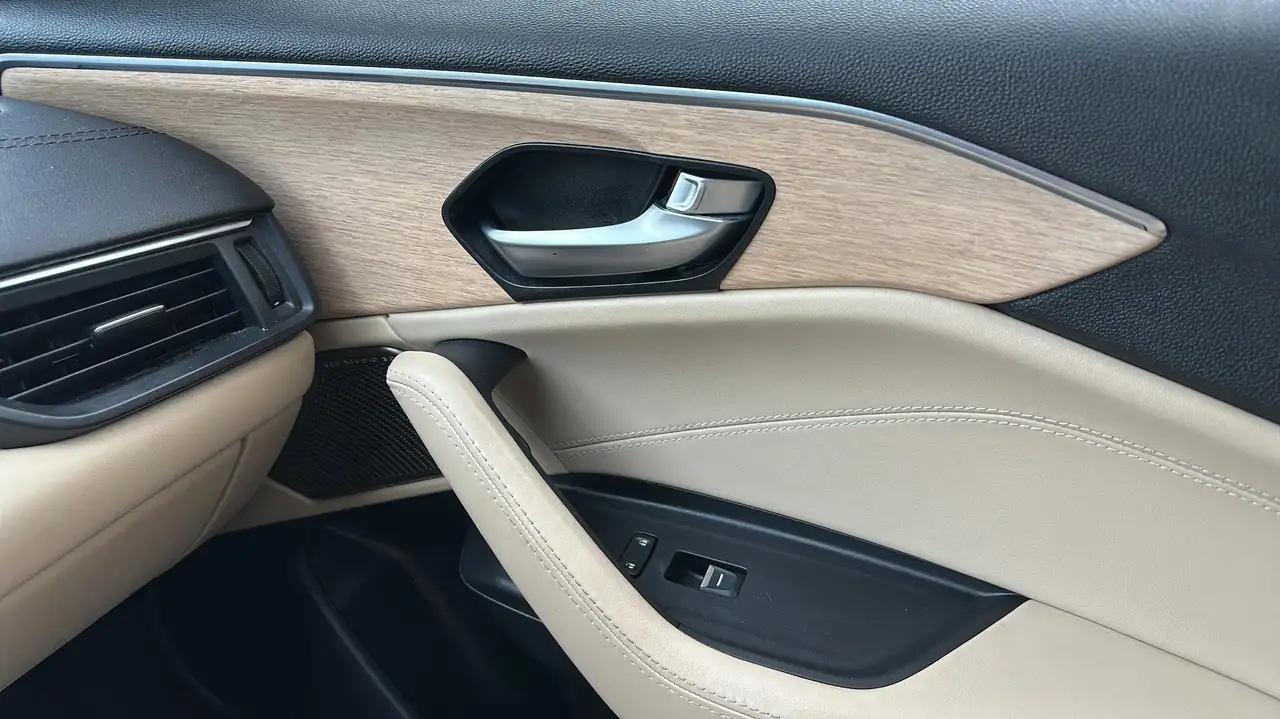 Acura TLX снимка Acura TLX