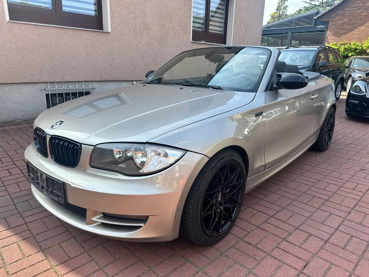 BMW 120 d. CABRIO AUT+KLIMAAUT+NAVI+LEDER Silber - 1