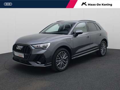 Audi Q3 45 TFSIe 180kW/245PK S-Line · Apple Car Play  · Ca
