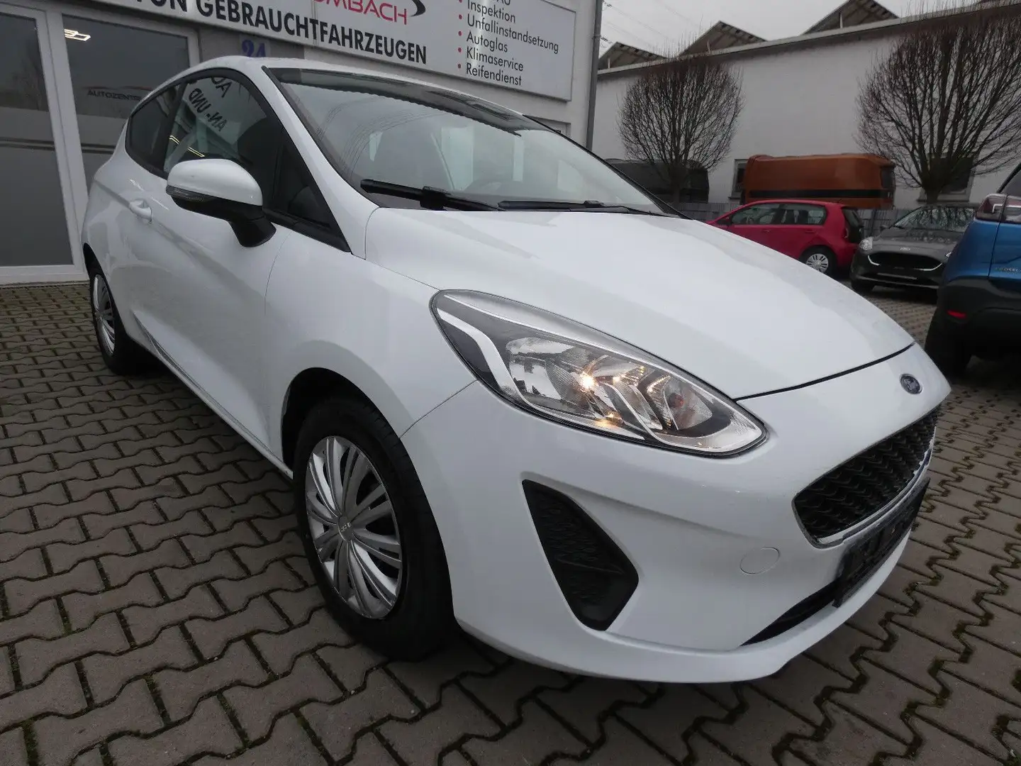 Ford Fiesta Trend Blanc - 1