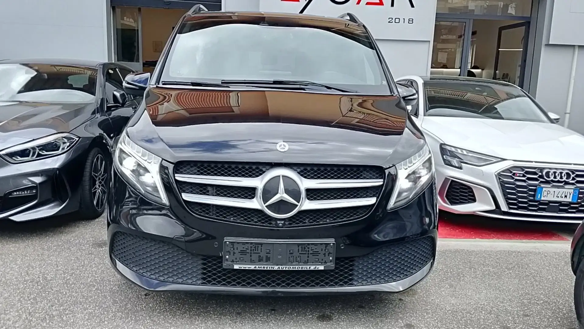 Mercedes-Benz V Extralong 220 d Executive *STRAFULL* Zwart - 1