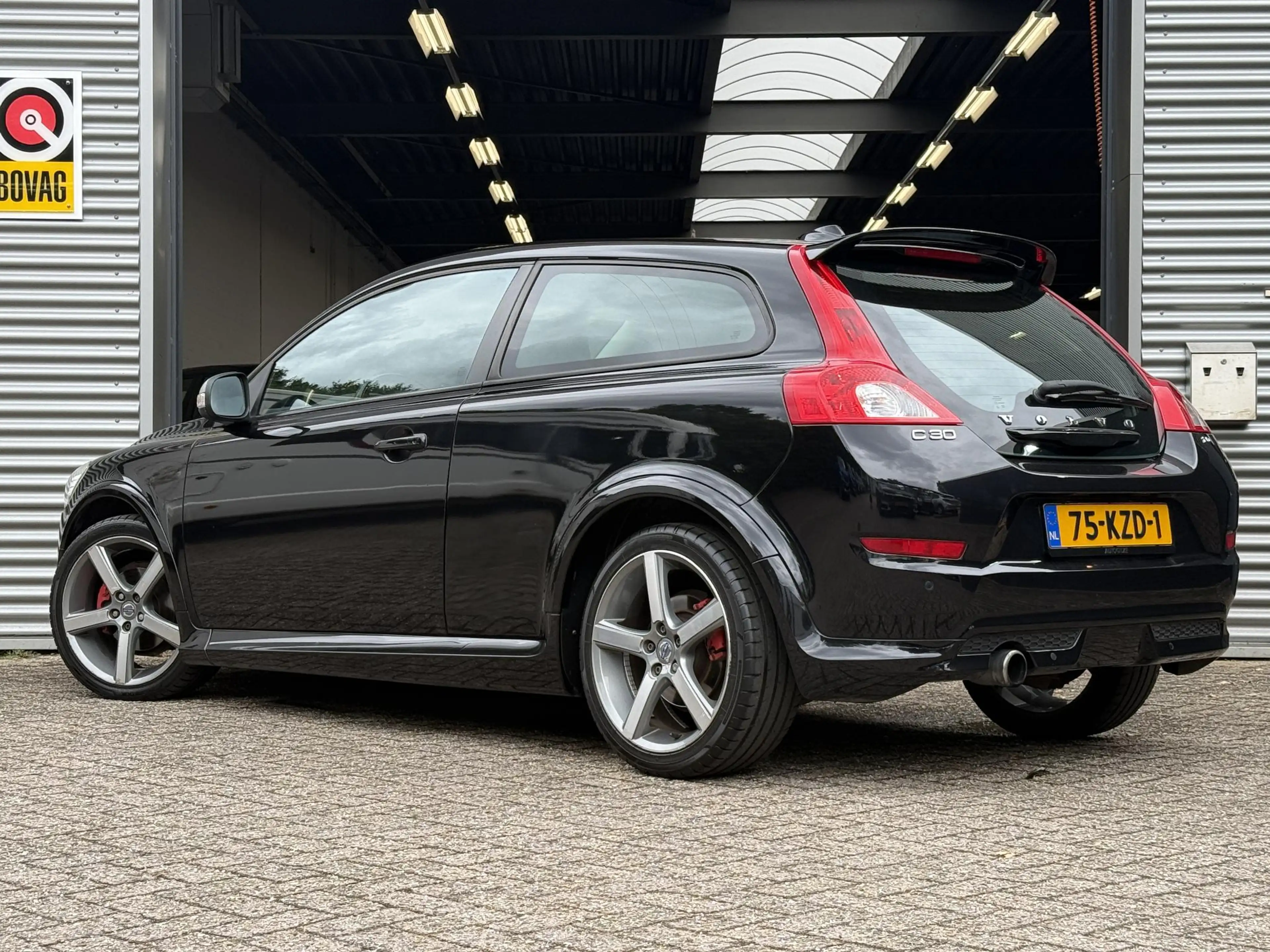 Volvo C30 2.0 R-Design 145PK l Airco l Cruise — photo 2