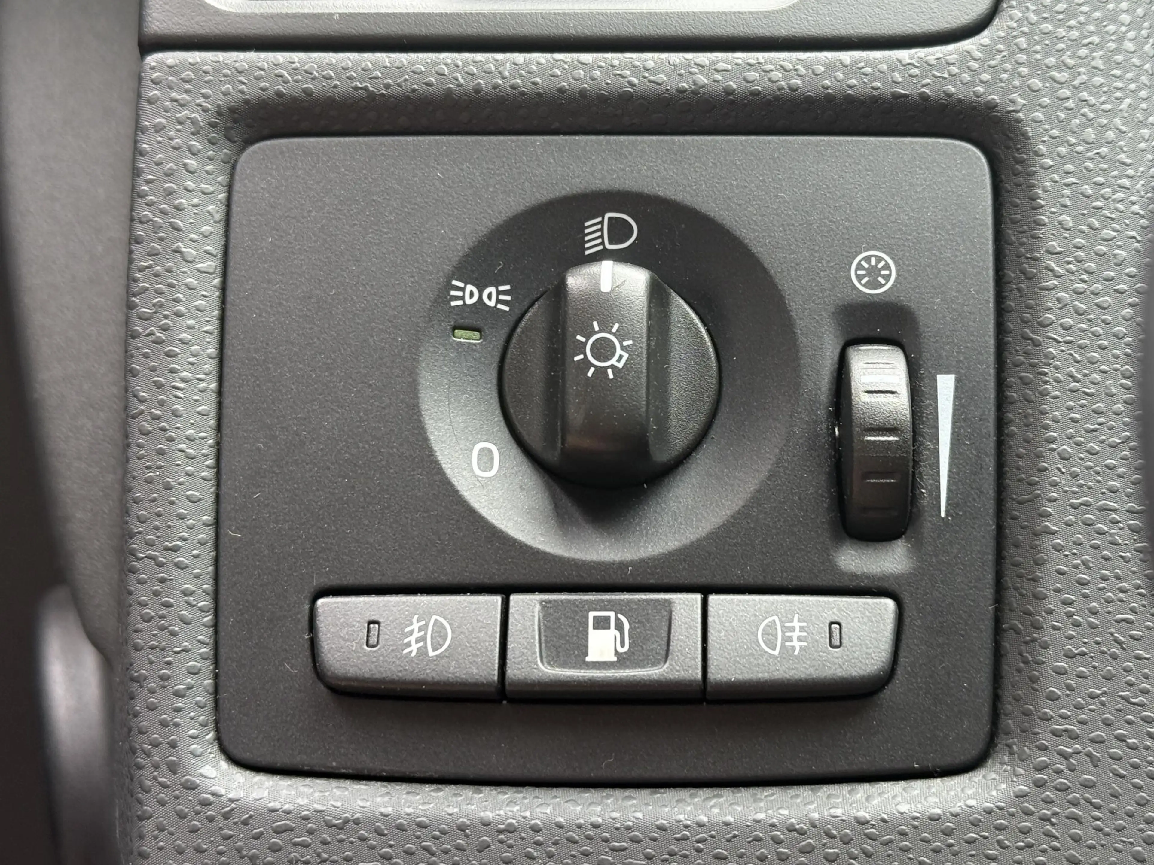 Volvo C30 2.0 R-Design 145PK l Airco l Cruise — photo 12