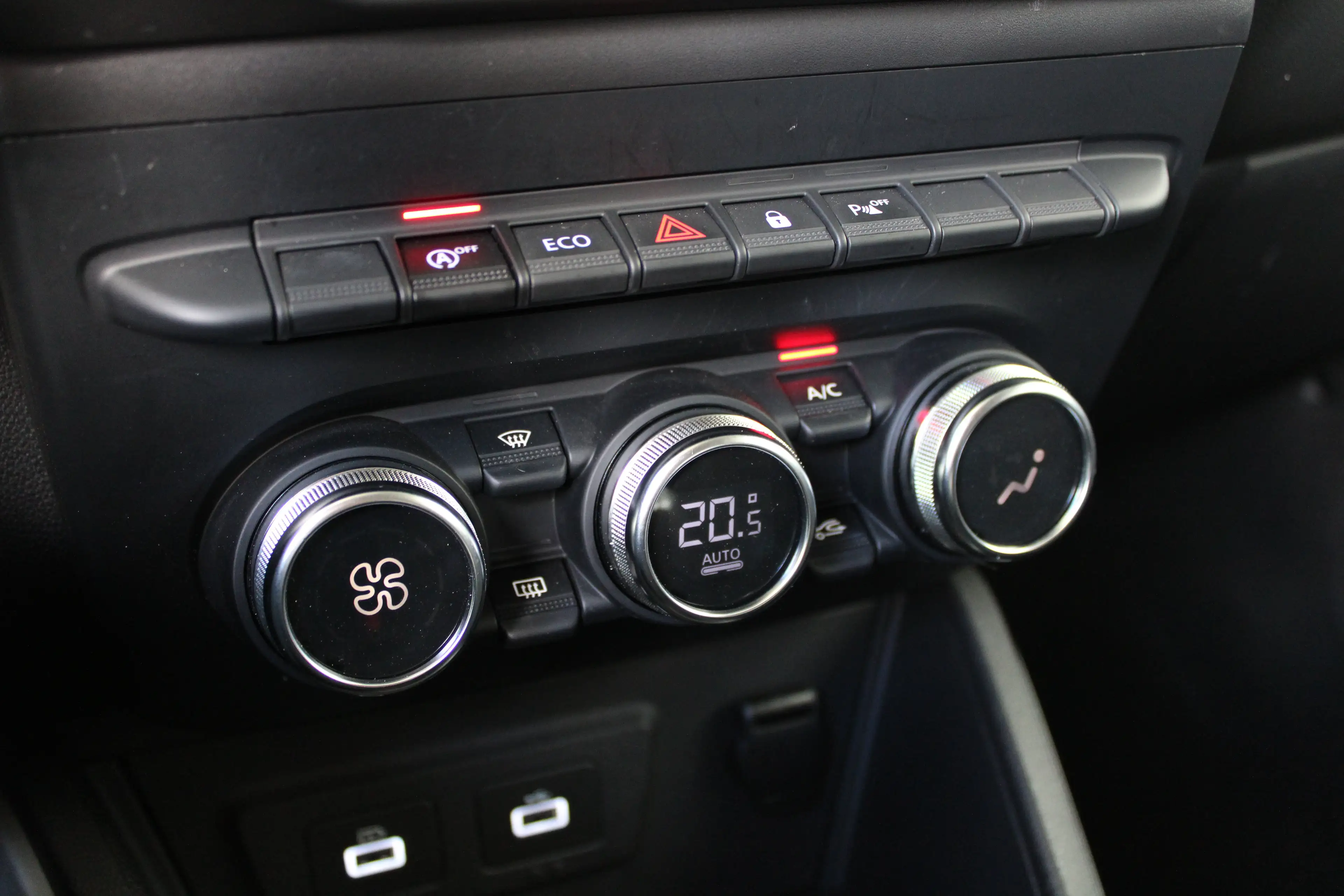Dacia Duster 1.0 TCe Bi-Fuel Prestige | 1500 kg trekgewicht | N — photo 27