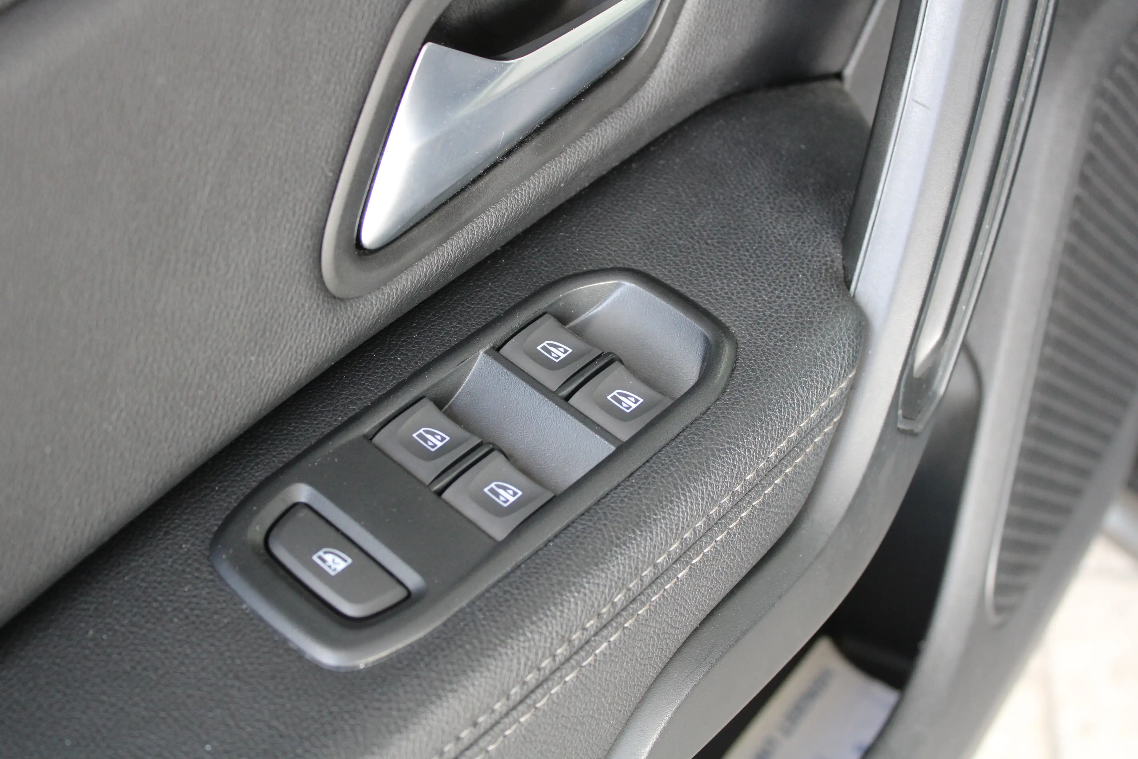 Dacia Duster 1.0 TCe Bi-Fuel Prestige | 1500 kg trekgewicht | N — photo 19