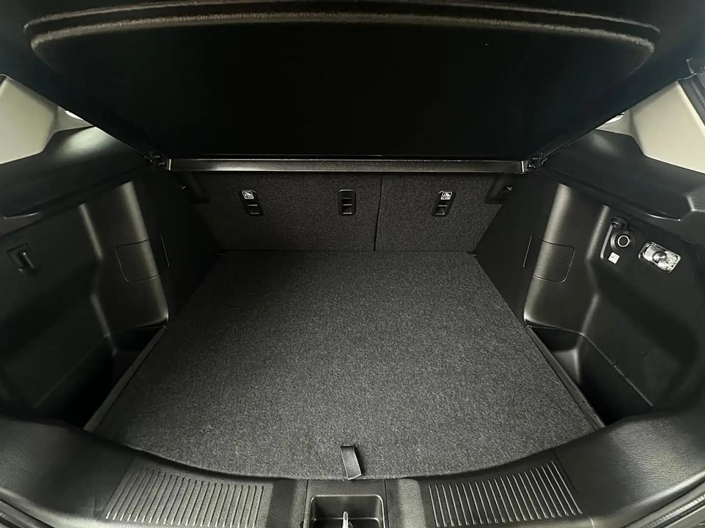 Suzuki S-Cross 1,4 DITC Hybrid shine Inkl. NAVI Plateado - 2