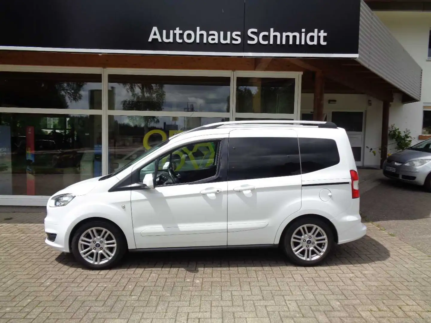 Ford Tourneo Courier 1.0 Weiß - 1