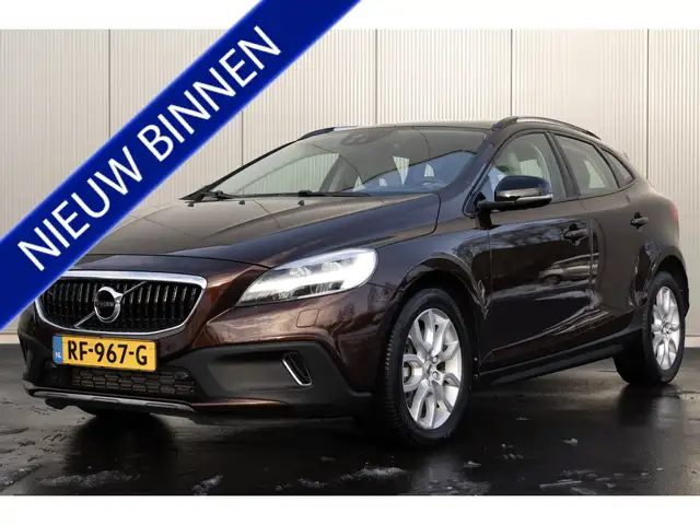 Volvo V40 Cross Country 2.0 T4 AWD Nordic+ | PANO | LEDER