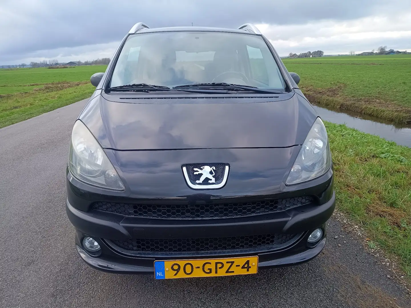 Peugeot 1007 1.6-16V Sporty met nieuwe APK! Zwart - 2