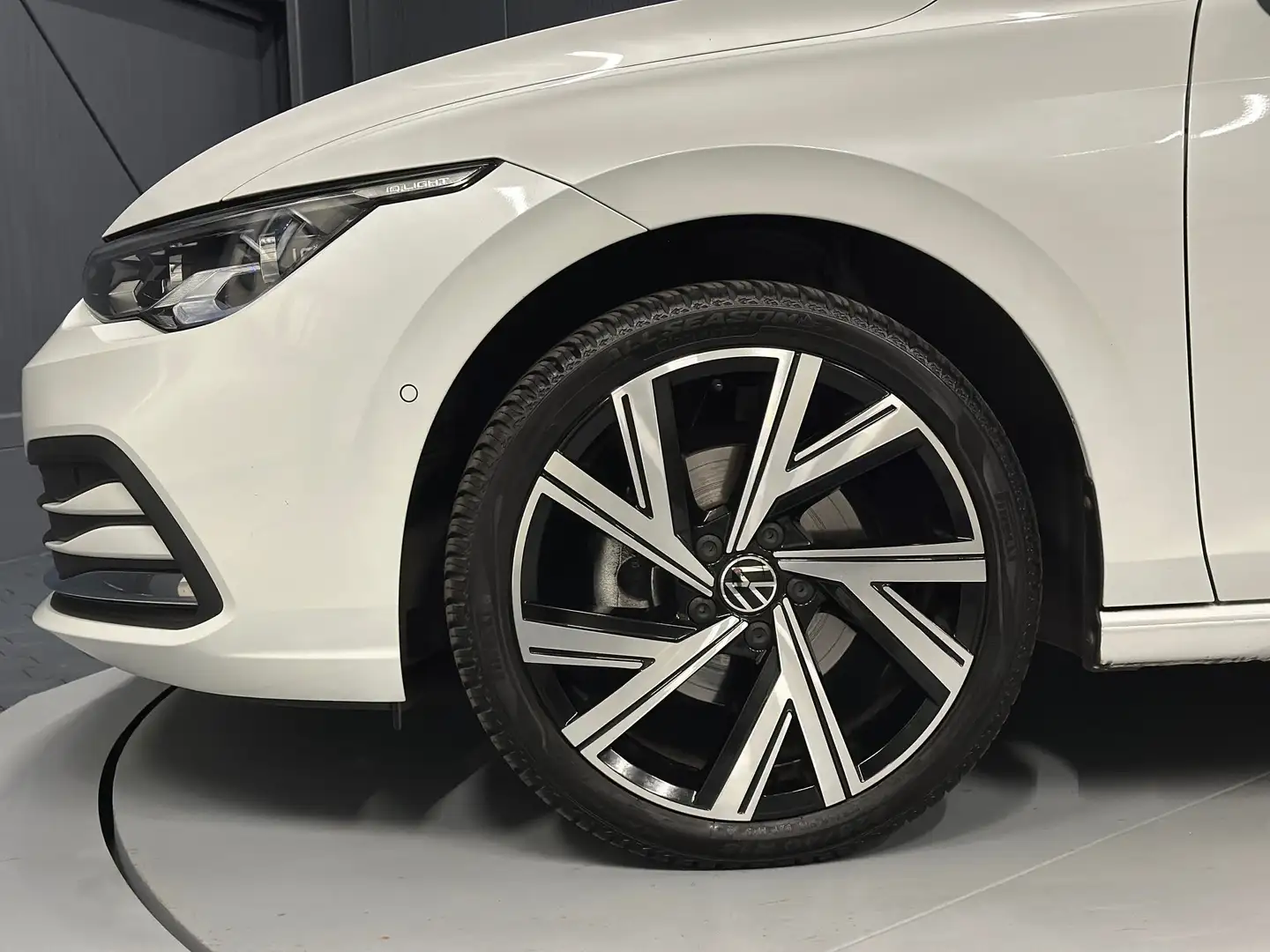 Volkswagen Golf Variant VIII Active*18Zoll*Standhzg*MATRIX*EasyOpen*KAMERA Weiß - 2