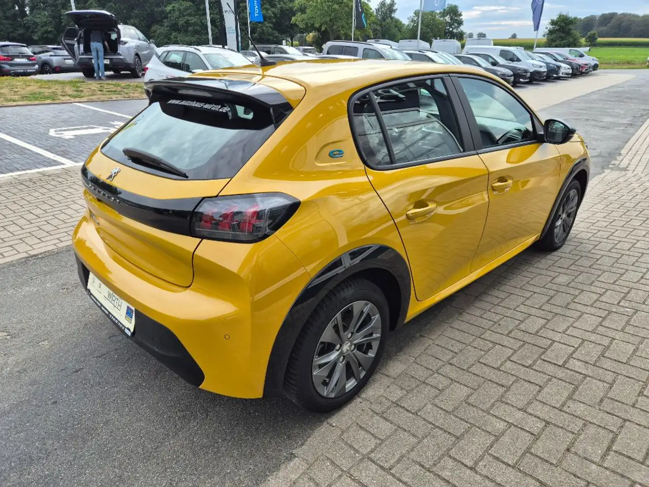 Peugeot 208 Elektro 136 Active Pack CCS+LED+KLIMAAUT., миниатюра 4