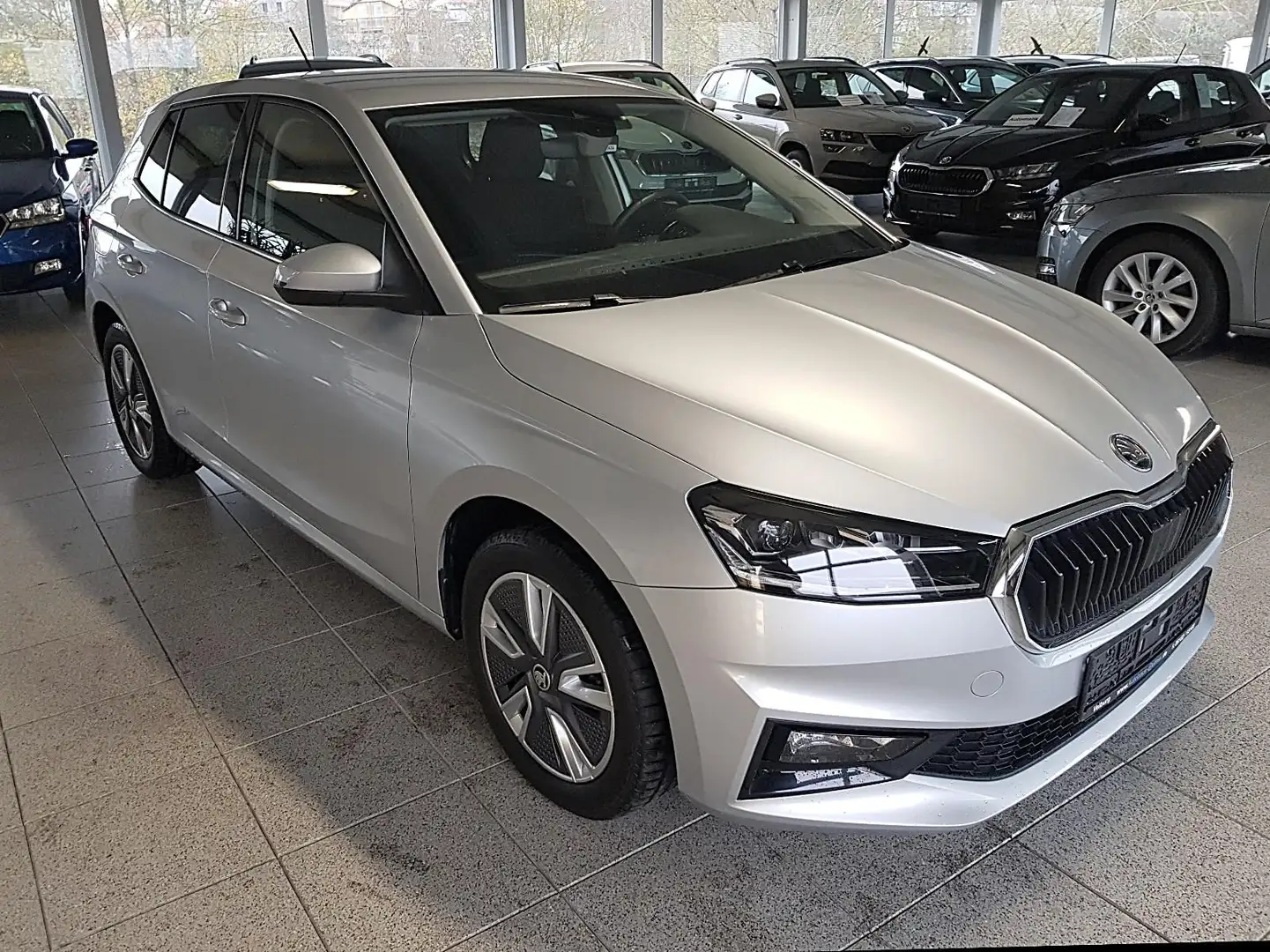 Skoda Fabia 5tg. 4 TSI STYLE  SmartLink Sitzheiz LED Silber - 1
