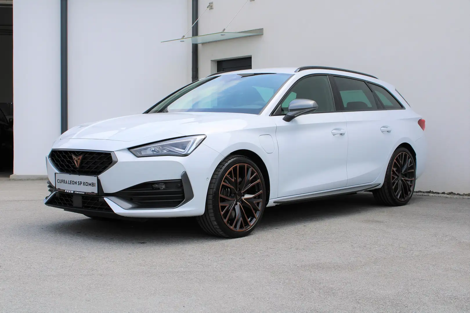 CUPRA Leon SP Kombi VZ 1,4 TSI eHybrid 245 DSG "PHEV" MEGA! Wit - 2
