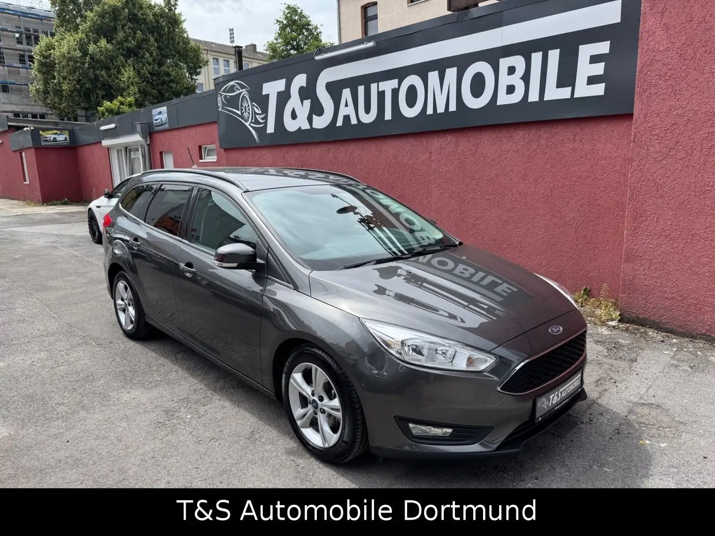 Ford Focus Turnier Business ( Automatik ) Carplay Gris - 1