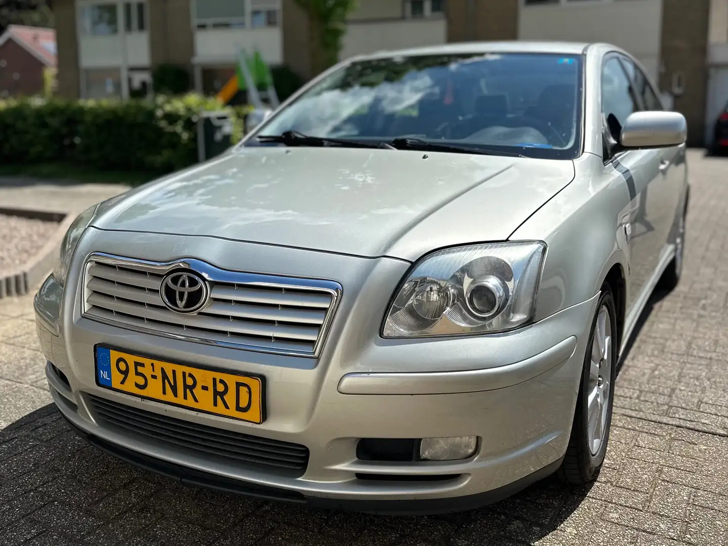 Toyota Avensis Avensis 1.8 VVTi Linea Luna Šedá - 1