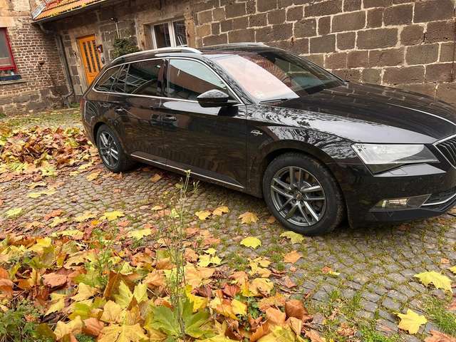 Imagine Skoda Superb Combi 2.0 TSI 4x4 DSG L&K