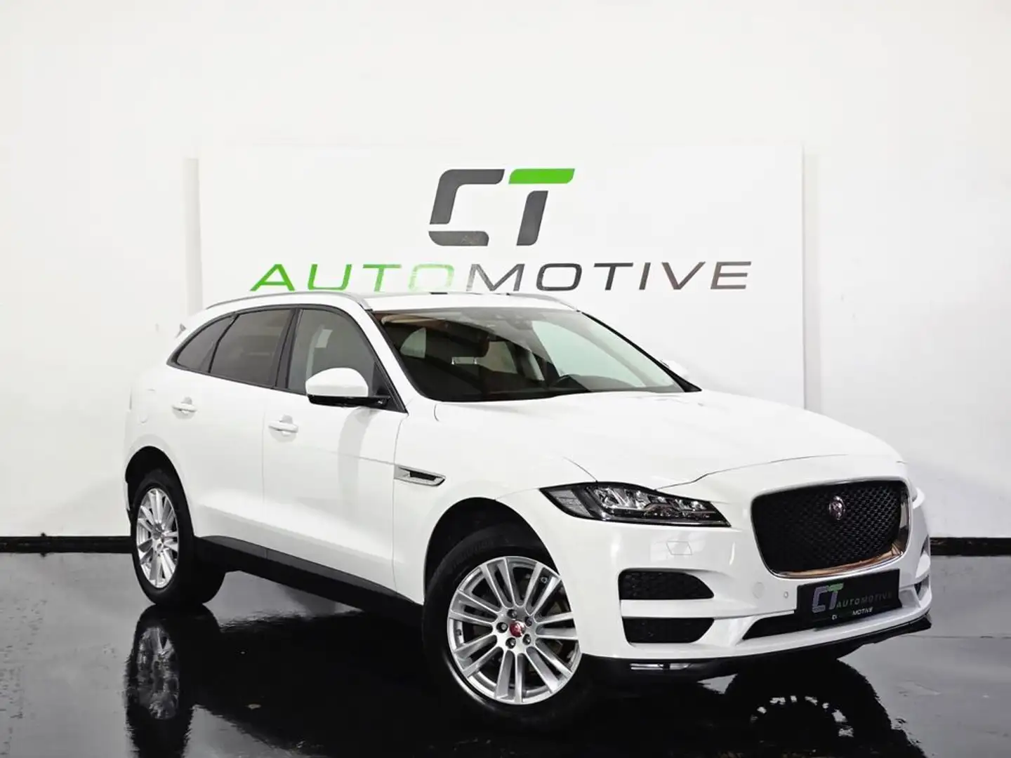 Jaguar F-Pace 20D Pure AWD Aut Weiß - 1