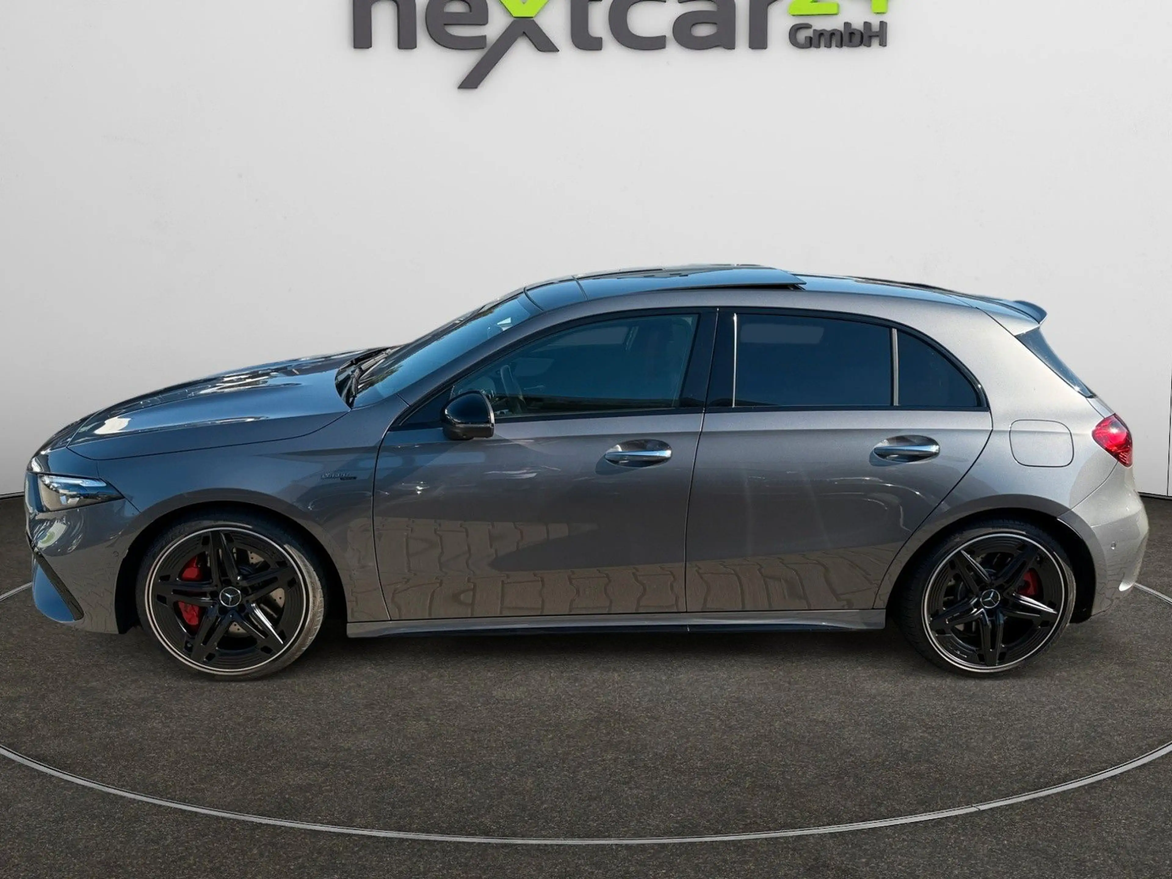 Mercedes-Benz A 35 AMG 4Matic — photo 2