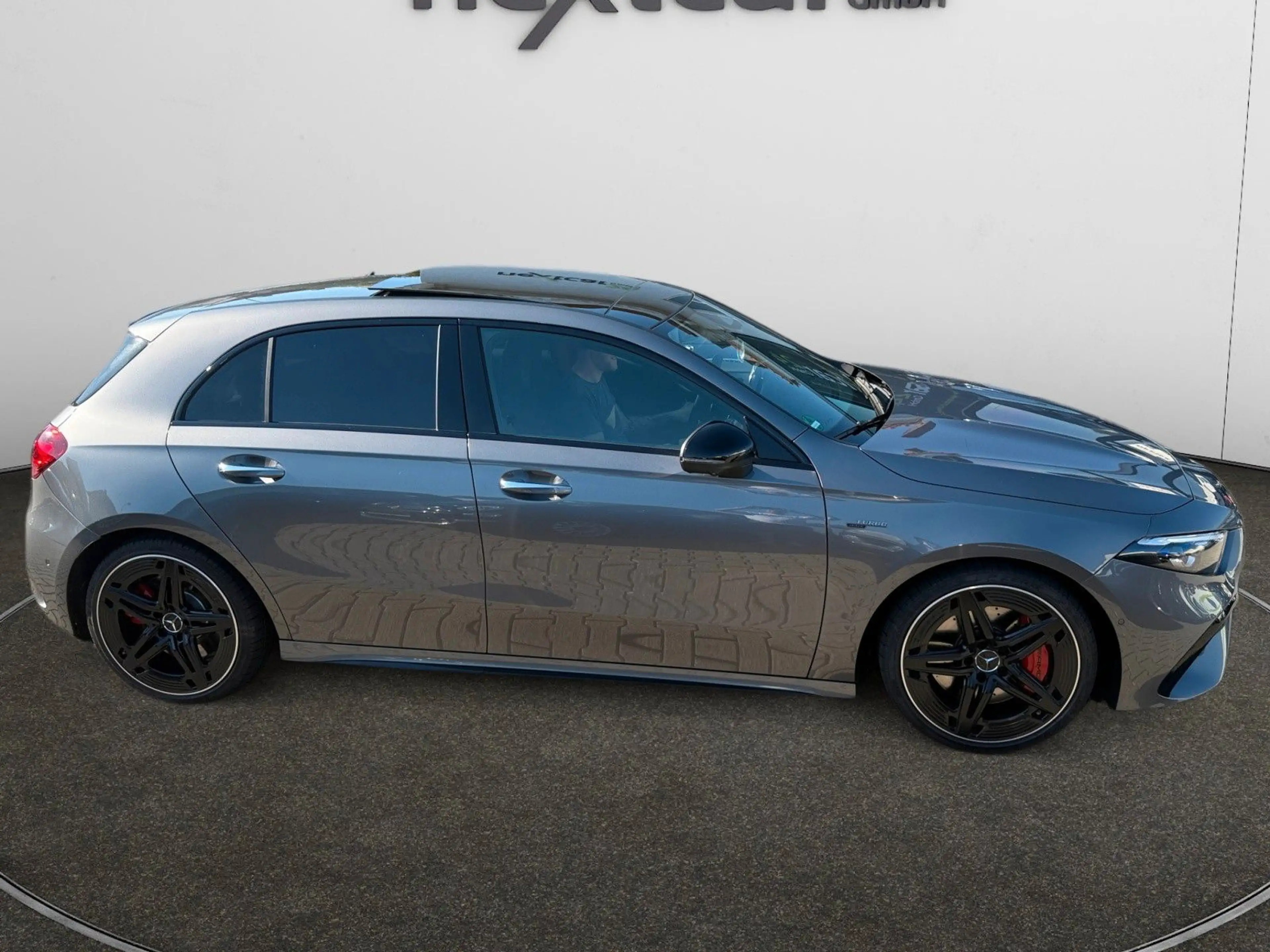 Mercedes-Benz A 35 AMG 4Matic — photo 6