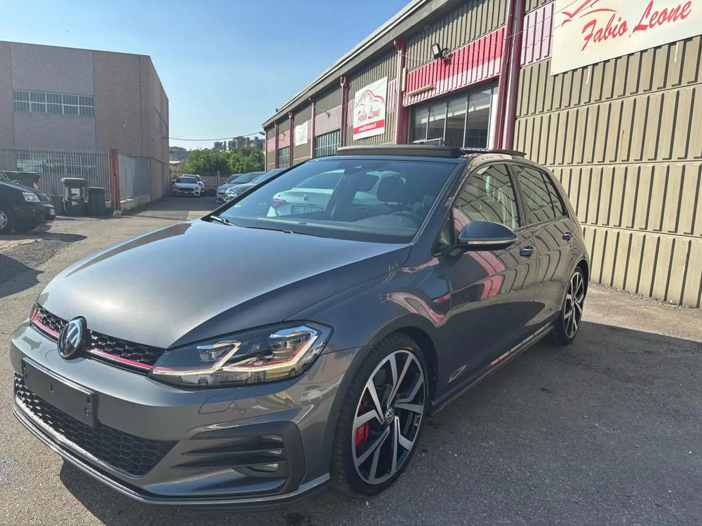Volkswagen Golf GTI Performance 2.0 245 CV TSI DSG 5p. BMT Grijs - 1