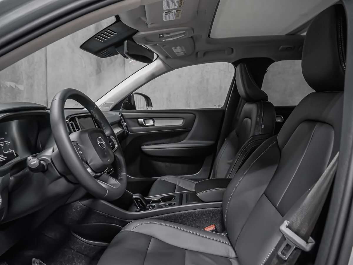 2026 Volvo XC40 Core (Dark Theme) thumb 10