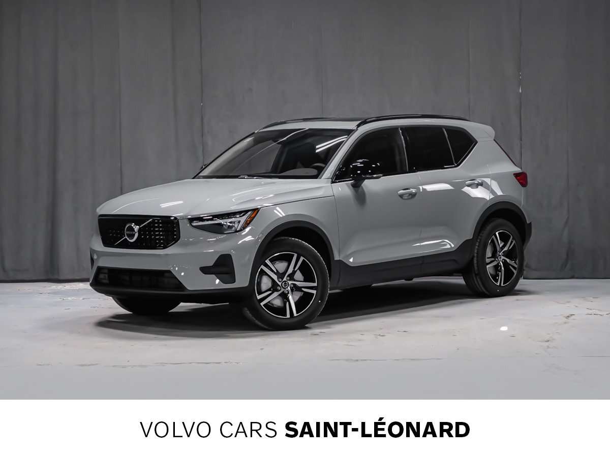 2026 Volvo XC40 Core (Dark Theme)