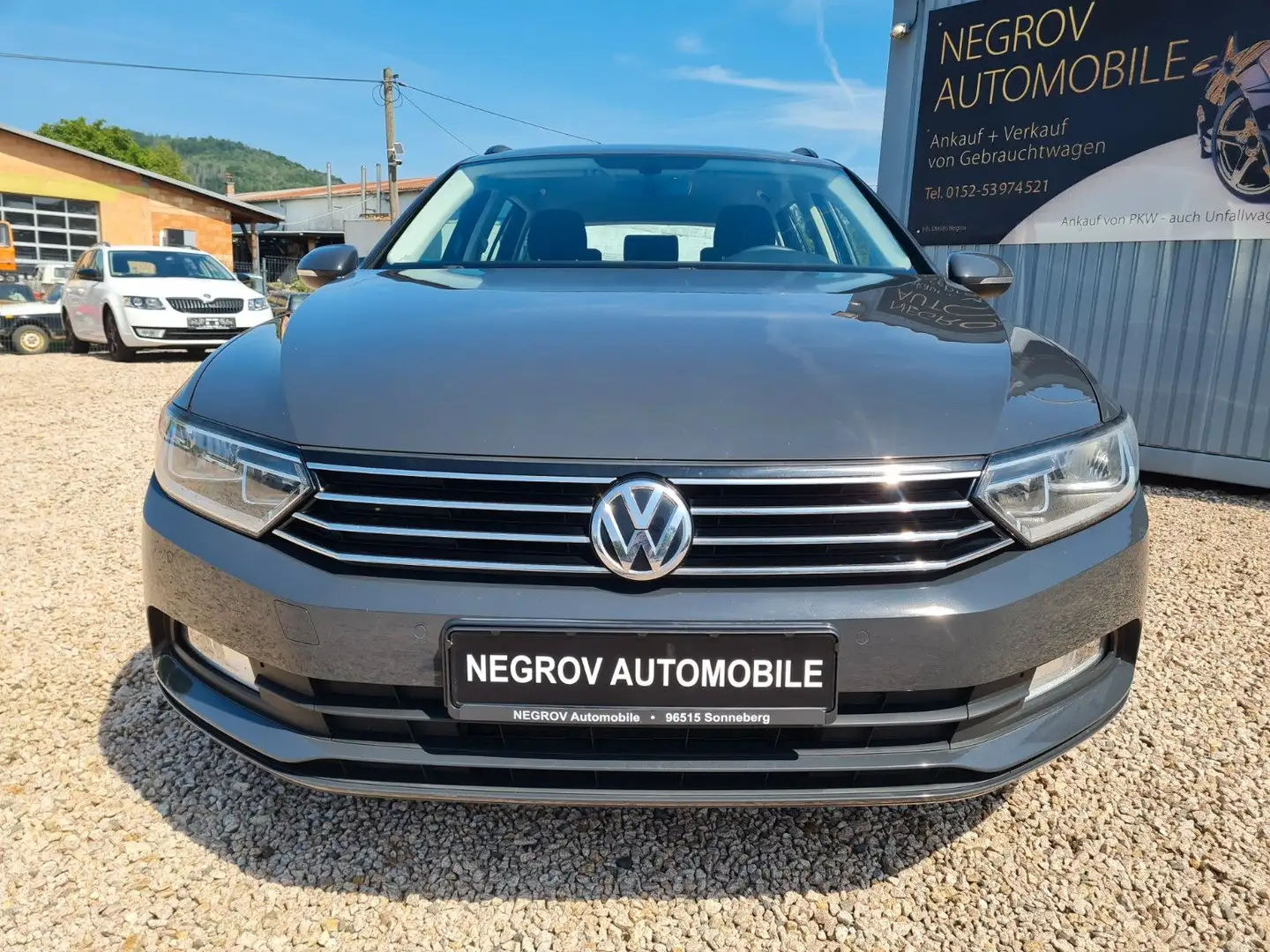 Volkswagen Passat Variant Trendline BMT/Start-Stopp Grijs - 2