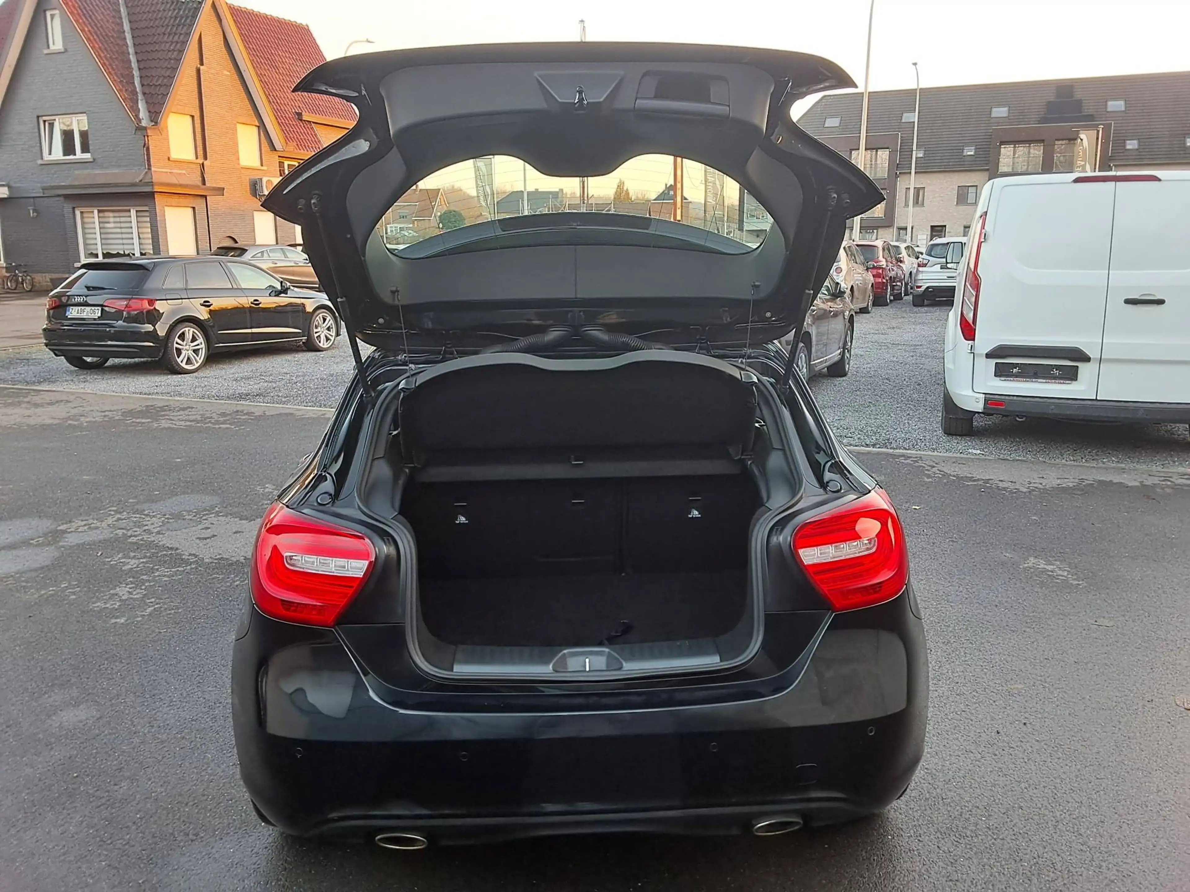 Mercedes-Benz A 180 1ste Eigenaar BT  Parkhulp voor & achter — photo 10