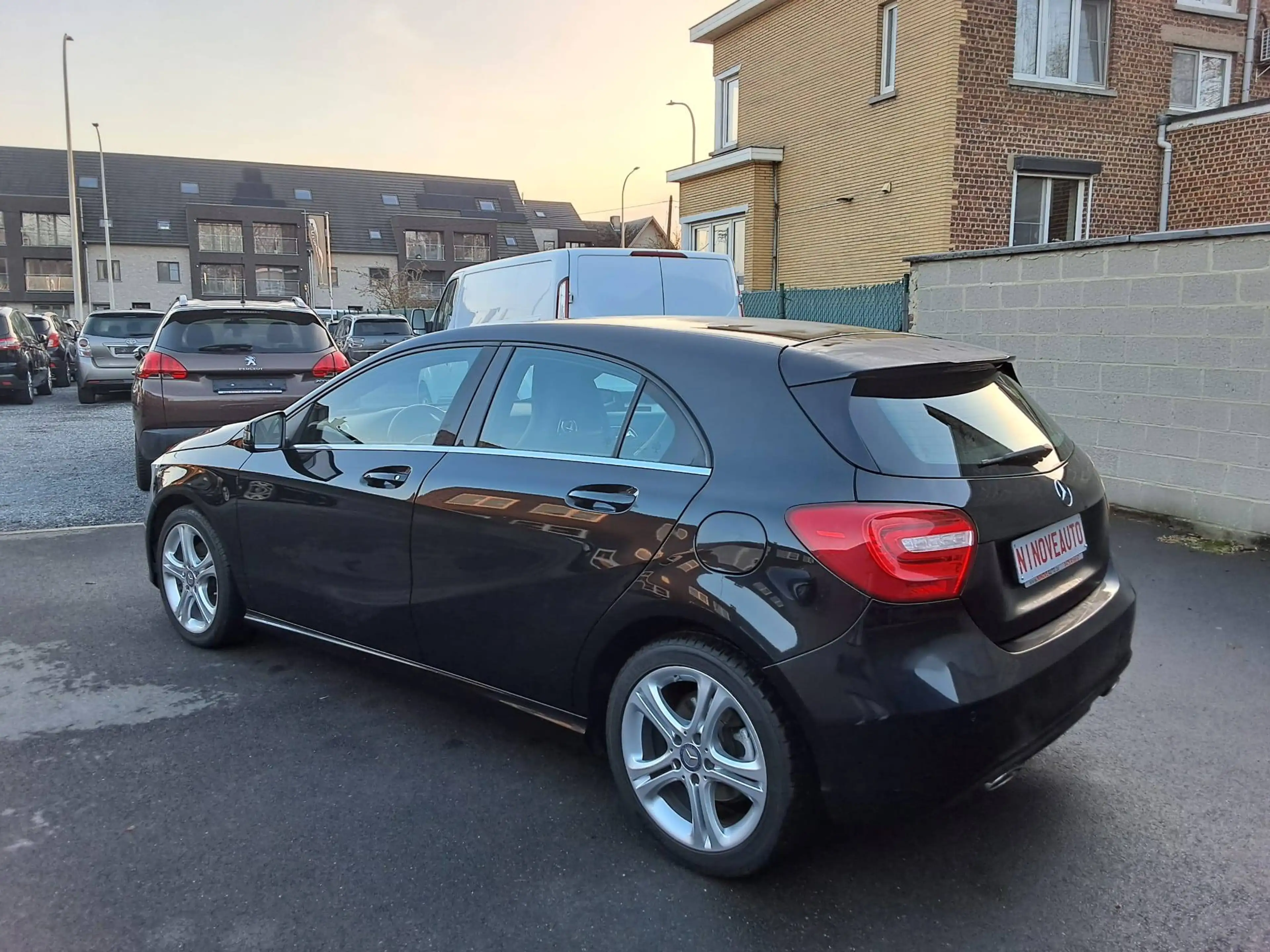 Mercedes-Benz A 180 1ste Eigenaar BT  Parkhulp voor & achter — photo 3