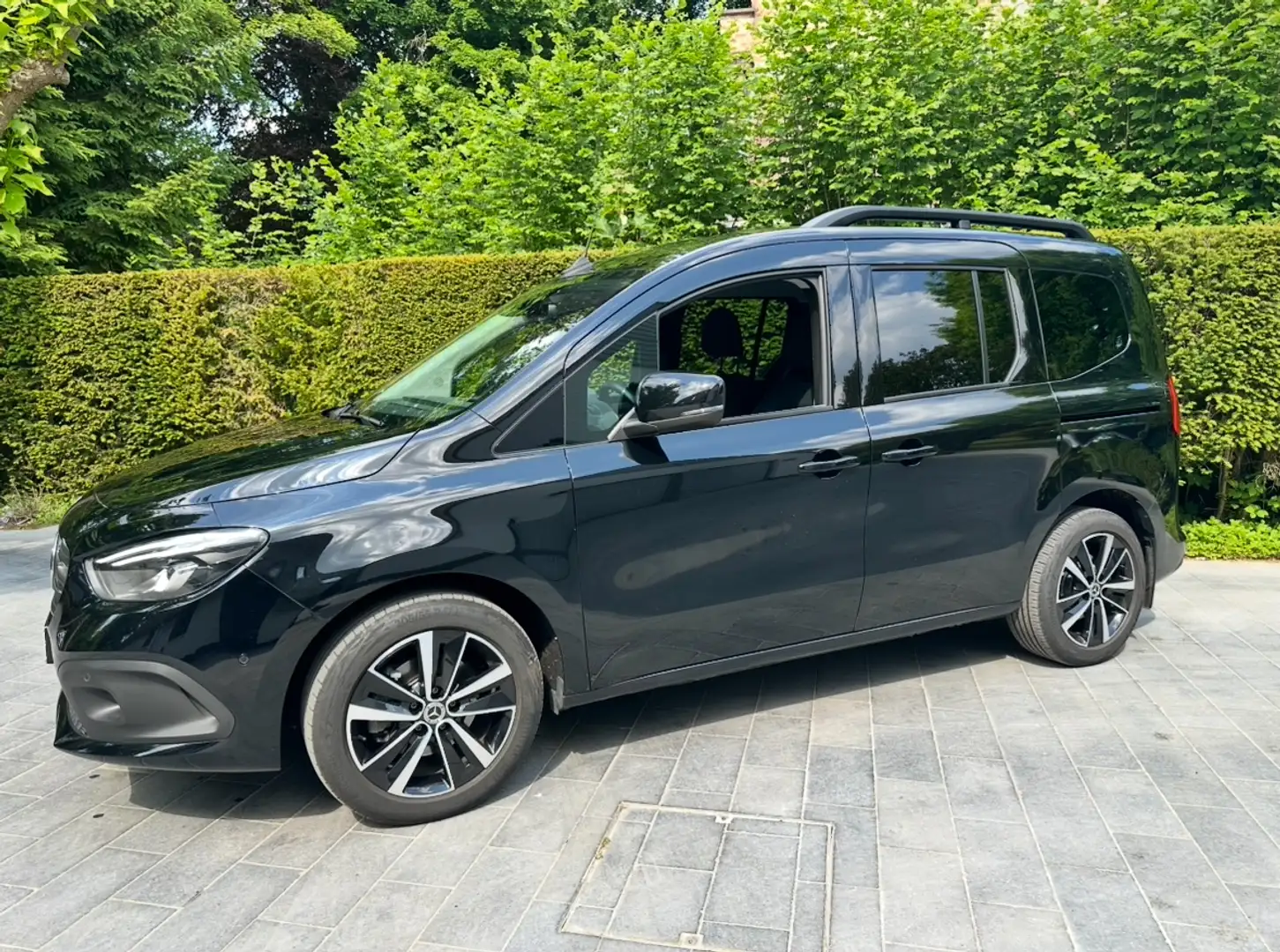 Mercedes-Benz T-Class T 180 L1 Progressive Zwart - 1