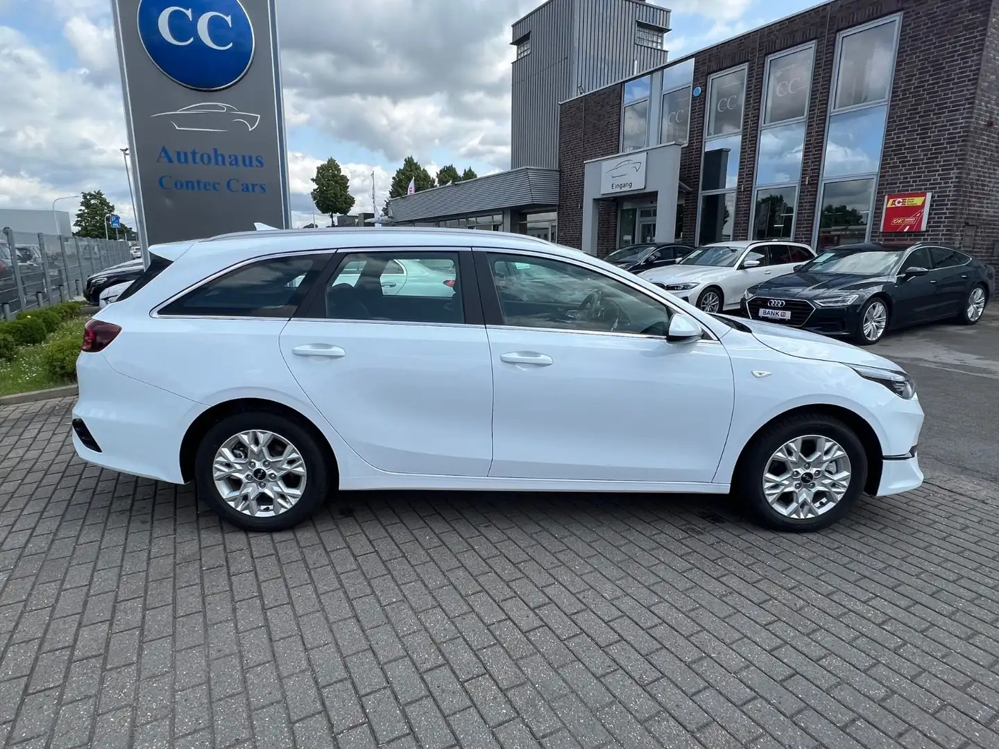 Kia Ceed SW / cee'd SW cee´d Sportswagon 1.6 CRDI Vision Komfort Paket Weiß - 1