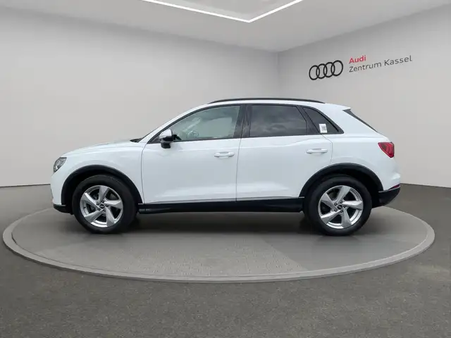 Audi Q3 view 4