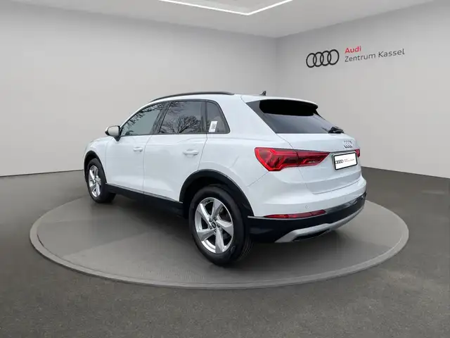Audi Q3 view 5