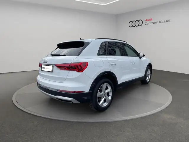Audi Q3 view 7