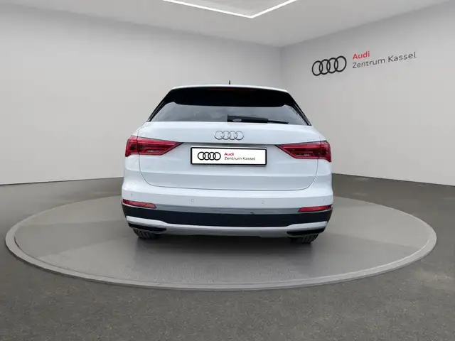 Audi Q3 view 6