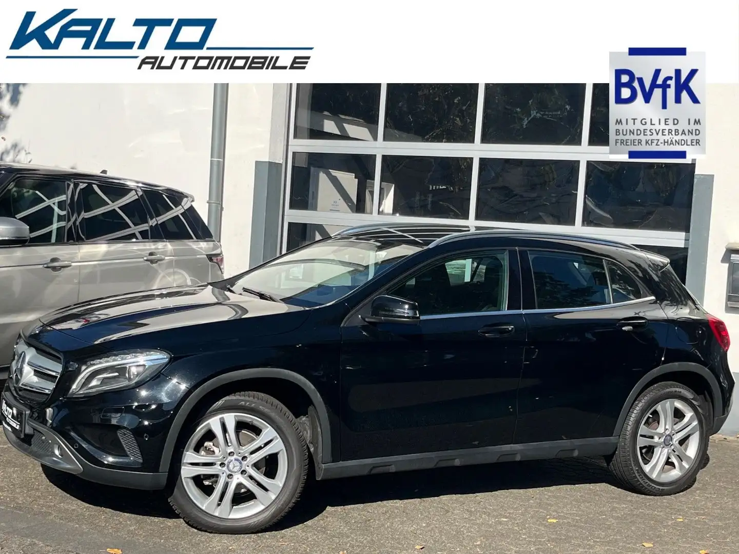 Mercedes-Benz GLA 220 d DCT Urban Navi,Xenon,E-Sitze,Kam 18" Schwarz - 2