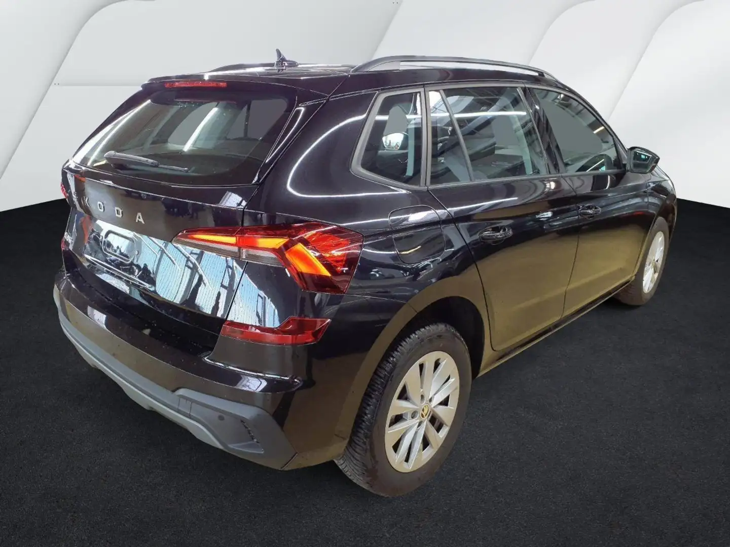 Skoda Kamiq 1.5 TSI DSG Selection Schwarz - 2