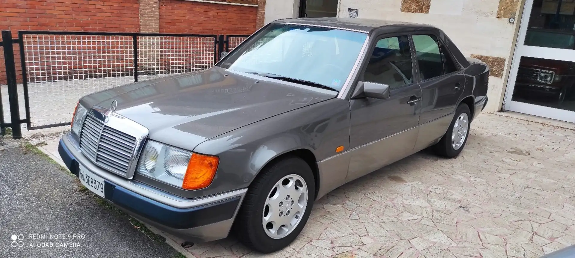 Mercedes-Benz E 200 E (124) 200 E - 2