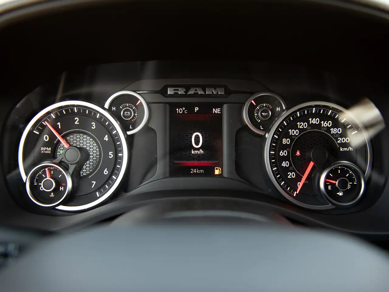 RAM 1500 снимка RAM 1500