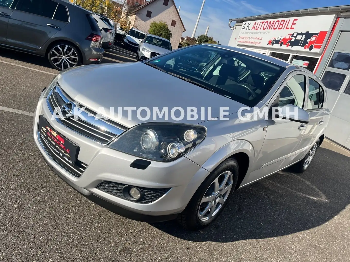 Opel Astra H Lim. Innovation*AHK*KLIMA*RADIO*CD*ALS* Silber - 1
