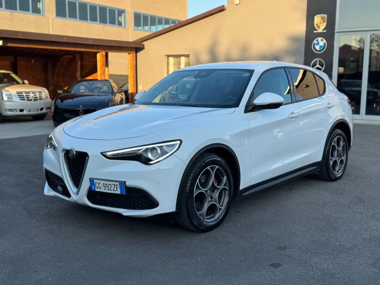 Alfa Romeo Stelvio Stelvio 2.2 Turbo diesel 160 CV AT8 RWD ROSSO EDIZ Bianco - 1